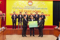 Thủ tướng Nguyễn Xuân Phúc và các đại biểu chứng kiến Vietcombank ủng hộ 10 tỷ đồng cho công tác phòng, chống dịch Covid – 19