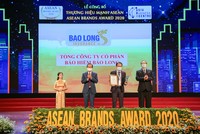 Ông Trần Thanh Nam – Phó tổng giám đốc Tổng CTCP Bảo hiểm Bảo Long vinh dự nhận giải thưởng “Top 10 Thương hiệu Mạnh ASEAN 2020”