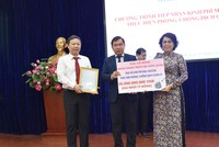 Cổ đông SCB ủng hộ quỹ phòng chống dịch COVID-19 của TP. Hồ Chí Minh