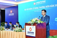 Ông Phạm Doãn Sơn, Phó chủ tịch thường trực HĐQT, Tổng giám đốc LienVietPostBank phát biểu tại ĐHCĐ 2021