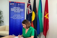 Bà Robyn Mudie, Đại sứ Australia tại Việt Nam tại buổi ký kết