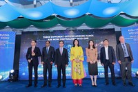 Lễ khai trương Hội sở mới được tổ chức với sự tham dự của ông Patrick Lee, Tổng giám đốc khu vực phụ trách Singapore và các thị trường ASEAN khác bao gồm Malaysia, Việt Nam, Thái Lan và các văn phòng đại diện trong khu vực kiêm Chủ tịch hội đồng thành viên Standard Chartered Việt Nam, bà Michele Wee, Tổng giám đốc ngân hàng Standard Chartered Việt Nam cùng đại diện từ các Bộ, Ban, ngành...