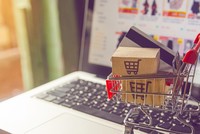 6 tháng đầu năm 2023, lực lượng chức năng đã phát hiện 2.773 vụ hàng giả, vi phạm sở hữu trí tuệ (tăng 174,01% so với cùng kỳ) trên thương mại điện tử 