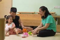 Gia đình chị Nguyễn Thị Kiều Vy ở Phường Kiến Hưng, quận Hà Đông, Hà Nội vui mừng khi được NHCSXH cho vay 600 triệu đồng vốn ưu đãi để mua NƠXH