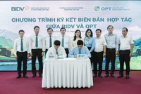 Đại diện Lãnh đạo QPT và BIDV ký kết Biên bản hợp tác