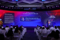 Chuyên gia Guillaume de Gantès trình bày keynote về chủ đề: “Chuyển đổi số ngành ngân hàng - Những xu hướng định hình tương lai”