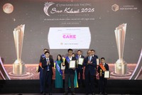 Đại diện Ngân hàng số Cake nhận Giải thưởng Sao Khuê 2026
