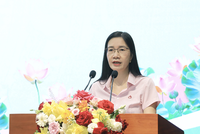 Bà Nguyễn Thị Hằng, Tổng giám đốc Ngân hàng Chính sách Xã hội phát biểu tại Hội nghị