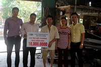 BSH trao bồi thường bảo hiểm tai nạn hộ sử dụng điện