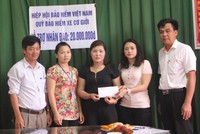 Quỹ Bảo hiểm xe cơ giới  trao hỗ trợ nhân đạo cho nạn nhân ở Nghệ An
