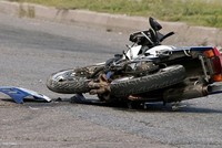 Xe gắn máy vẫn là nguồn phương tiện giao thông chủ yếu (khoảng 72 triệu xe môtô, xe máy đã được đăng ký) và nguồn gây tai nạn lớn nhất ở Việt Nam, chiếm khoảng 63% số vụ tai nạn giao thông