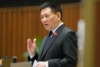 Bộ Tài chính: Tăng lương từ đầu năm có thể gây khó khăn cho kiểm soát lạm phát