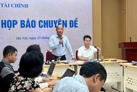 Ông Nguyễn Quang Huyền, Phó Cục trưởng Cục quản lý, giám sát bảo hiểm, Bộ Tài chính trả lời phóng viên tại cuộc họp báo chiều 15/9 (ảnh: M.M)