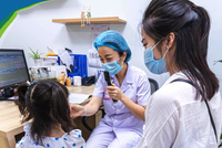 Quốc hội đang bàn dự thảo Luật Khám chữa bệnh (sửa đổi) - Ảnh minh hoạ