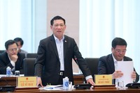 Bộ trưởng Bộ Tài chính Hồ Đức Phớc phát biểu tại Phiên giải trình.
