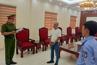 Công an tỉnh Đồng Nai đọc lệnh bắt tạm giam Bùi Vĩnh Tuấn, Giám đốc Công ty cổ phần Đầu tư xây dựng địa ốc Đại Tuấn Phát ngày 23/4.