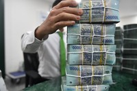 Ngân hàng Nhà nước cho biết, lãi suất đã giảm 3 lần từ đầu năm và sẽ tiếp tục giảm trong thời gian tới (Ảnh minh hoạ)