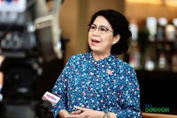 Bí thư quận 1 TP Hồ Chí Minh Tô Thị Bích Châu trả lời báo chí bên hành lang Quốc hội chiều 23/6 (Ảnh: M.Minh)