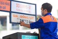 Giá xăng quay đầu giảm lên đến 906 đồng/lít kể từ chiều 2/10 (Ảnh minh họa)