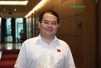 Phó bí thư tỉnh ủy Đồng Nai, Trưởng Đoàn ĐBQH tỉnh Đồng Nai - ông Quản Minh Cường bên hành lang Quốc hội chiều 3/11 (ảnh: M.Minh)