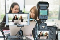 Hoạt động livestream bán hàng trên internet đang tạo ra khoảng trống về thất thu thuế (Ảnh minh hoạ)