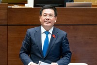 Bộ trưởng Bộ Công thương Nguyễn Hồng Diên trả lời chất vấn tại Quốc hội chiều 4/6.