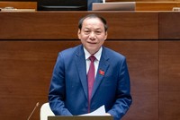 Bộ trưởng Bộ Văn hoá, Thể thao và Du lịch Nguyễn Văn Hùng trả lời chất vấn sáng 6/6.