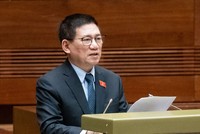 Phó thủ tướng, Bộ trưởng Bộ Tài chính Hồ Đức Phớc trình bày Tờ trình bổ sung vốn nhà nước cho VCB trước Quốc hội chiều 23/10