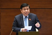 Bộ trưởng Bộ Kế hoạch và Đầu tư Nguyễn Chí Dũng phát biểu tiếp thu, giải trình dự án 1 luật sửa 4 luật chiều 6/11.