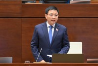 Bộ trưởng Bộ Tài chính Nguyễn Văn Thắng trả lời chất vấn chiều 19/6 (Ảnh: QH)