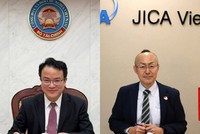 Thứ trưởng Bộ Tài chính Trần Quốc Phương và ông Kobayashi Yosuke, Trưởng đại diện JICA Việt Nam ký hiệp định vốn vay