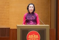 Phó Chủ tịch Quốc hội khoá XV Nguyễn Thị Thanh trình bày Báo cáo tóm tắt tổng kết cuộc bầu cử đại biểu Quốc hội khóa XVI và đại biểu Hội đồng nhân dân các cấp nhiệm kỳ 2026 - 2031 sáng 6/4 (Ảnh: Quốc hội)