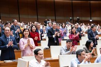 Đoàn đại biểu Quốc hội TP Hà Nội vui mừng khi dự thảo Luật Thủ đô (sửa đổi) được Quốc hội thông qua chiều 23/4