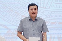 Thứ trưởng Bộ Công Thương Nguyễn Sinh Nhật Tân nói về giám sát chất lượng xăng E10 tại Họp báo Chính phủ chiều 3/6 (Ảnh: M.M)