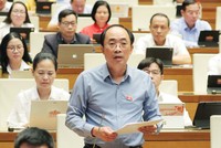 Đại biểu Lê Nhật Thành (TP. Hà Nội) cho rằng xử lý vi phạm kinh tế nên chuyển trọng tâm từ mục tiêu trừng phạt sang mục tiêu phục hồi và phát triển, nhưng vẫn bảo đảm tính nghiêm minh của pháp luật.