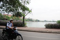 Người dân Khu đô thị Văn Quán, quận Hà Đông, Hà Nội khốn khổ vì mùi khó chịu