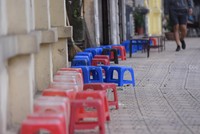 Hà Nội vắng như ngày tết, các nhà hàng, cửa hiệu đóng cửa hàng loạt vì dịch Covid - 19