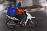 Shipper cháy đơn hàng trong ngày đầu Hà Nội xử phạt người ra đường không cần thiết