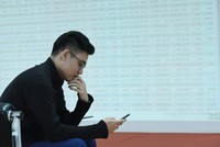 Giao dịch chứng khoán sáng 7/2: Thị trường thận trọng đi lên, cổ phiếu CII nổi sóng