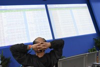 Cán bộ nghỉ hưu tìm niềm vui trên thị trường chứng khoán