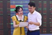 Góc nhìn chuyên gia chứng khoán tuần mới: "Đo" triển vọng nhóm cổ phiếu bất động sản