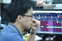 Phiên giao dịch sáng 19/3: Thị trường tiếp tục điều chỉnh, dòng tiền tích cực tìm cơ hội