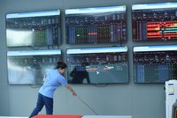 Thị trường tái cân bằng, chờ tín hiệu mới, nhóm ngân hàng đang có định giá hấp dẫn