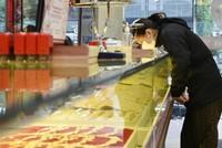 Giá vàng hôm nay ngày 16/3: Chênh lệch vàng trong nước chỉ cao hơn thế giới hơn 11 triệu đồng/lượng