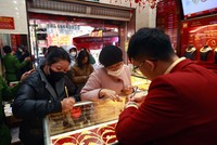 Giá vàng hôm nay ngày 31/12: Giá vàng trong nước biến động ngược chiều 