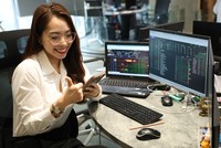 Giao dịch chứng khoán sáng 12/1: Nhóm cổ phiếu chứng khoán nổi sóng lớn