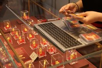 Giá vàng hôm nay ngày 14/3: Vàng giảm mạnh, "mất" mốc 180 triệu đồng/lượng