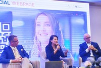 Bà Vũ Khánh Linh (giữa) Phó chủ tịch HĐQT, Tổng giám đốc cùng ban lãnh đạo CityLand Education công bố dự án Hotel Academy Phú Quốc bắt đầu tuyển sinh