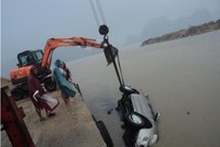 Liberty bảo hiểm cho xe Ford Ranger bị rơi xuống suối