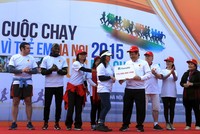 Manulife Việt Nam chạy bộ vì trẻ em tại Hà Nội